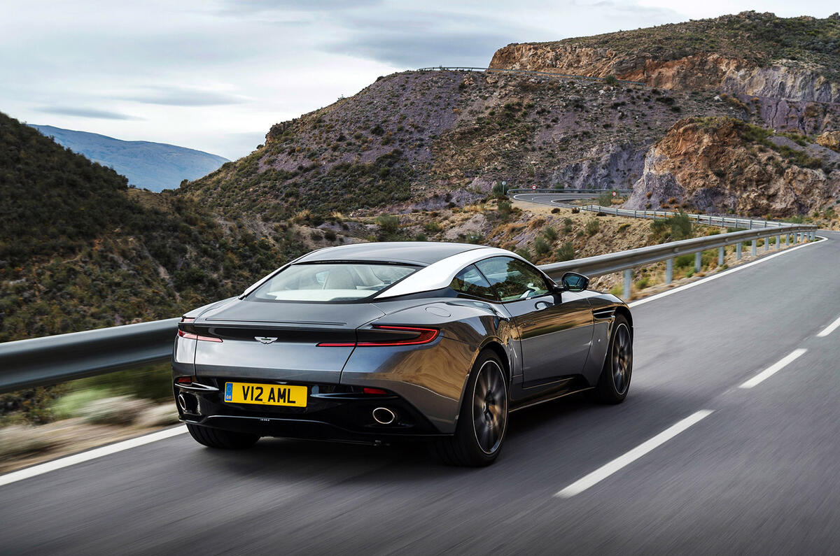 Aston dsfw354red db11 122