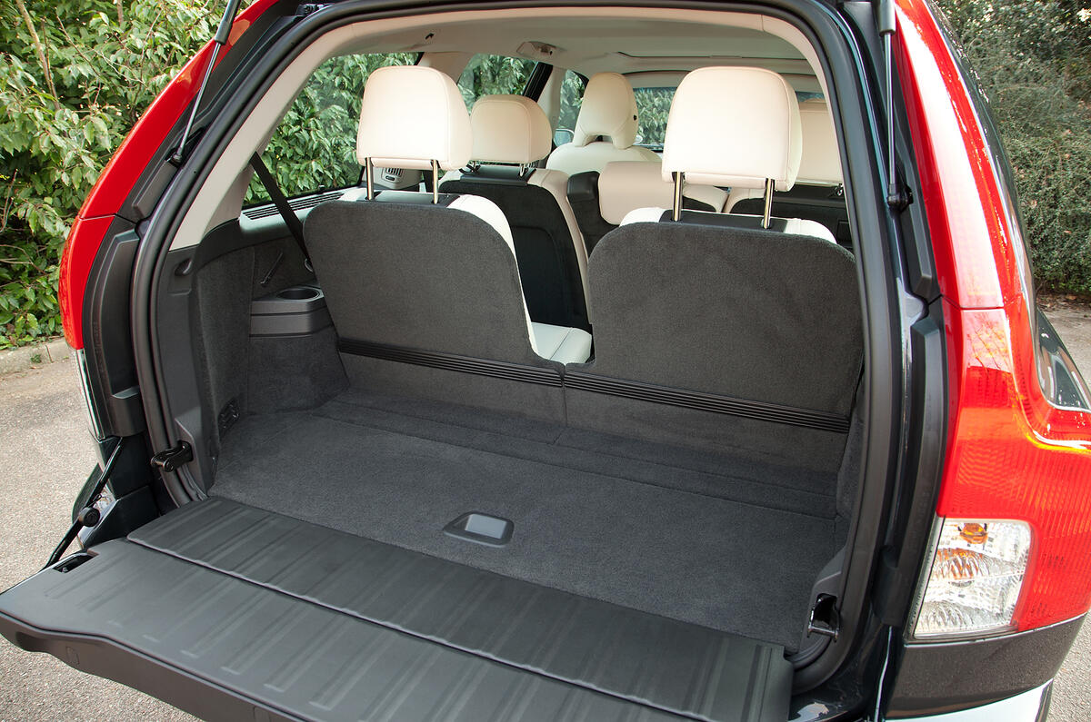Volvo Xc90 2003 2017 Review 2018 Autocar Volvo Xc90 Interior Boot E