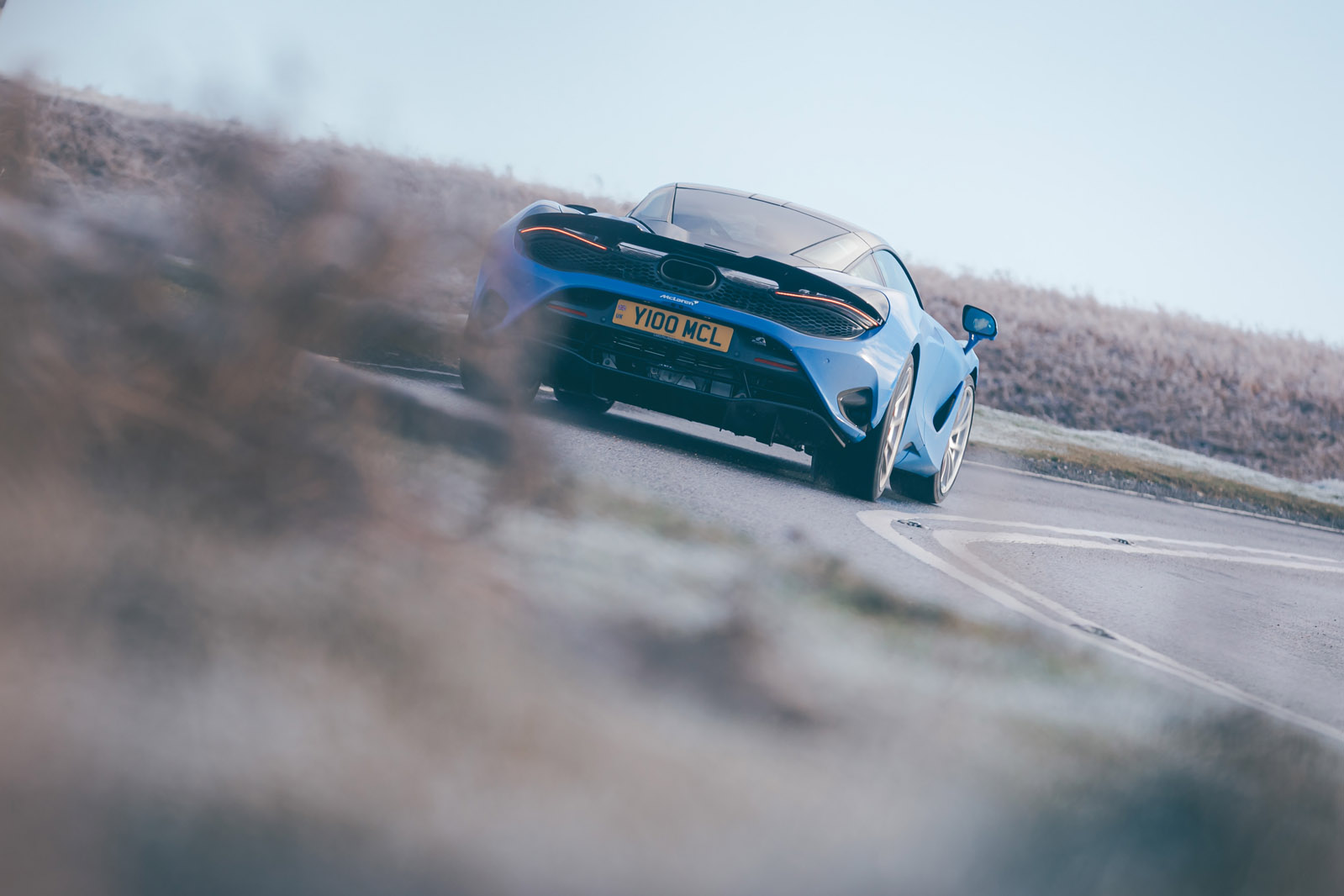 00105 McLaren 750S Extra UK FD 2024 winter corner rear