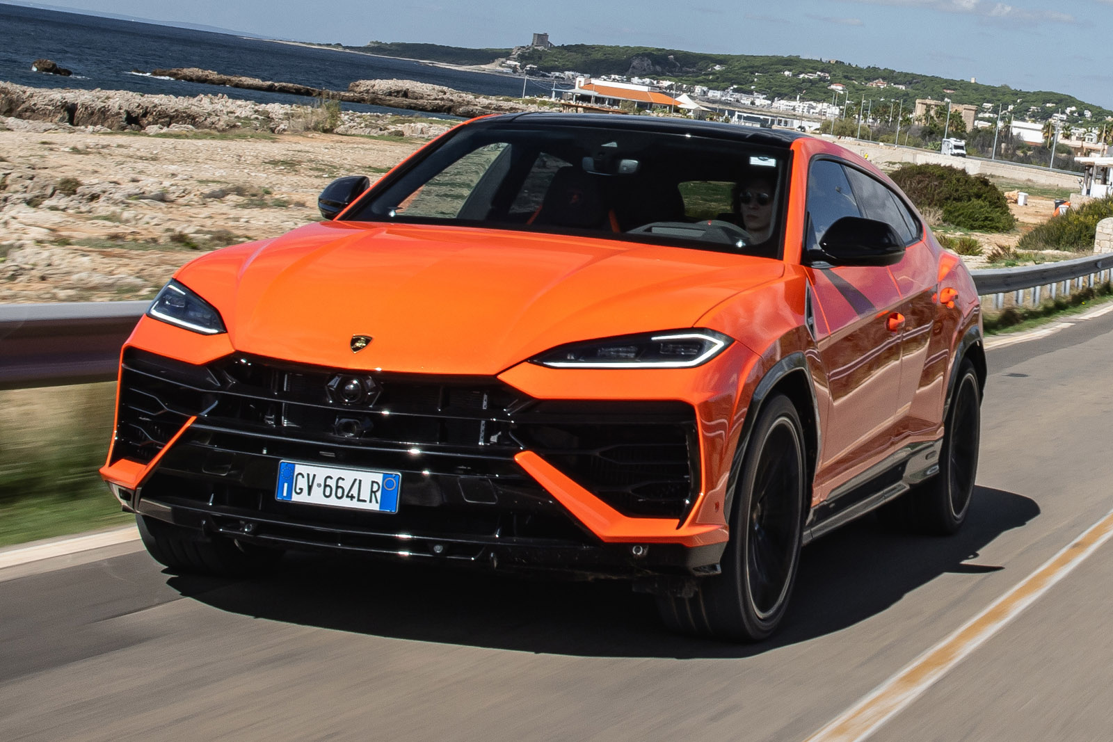 01 Lamborghini Urus SE IV 2024 essai routier 01 Lamborghini Urus SE IV 2024 compte-rendu conduite en tête