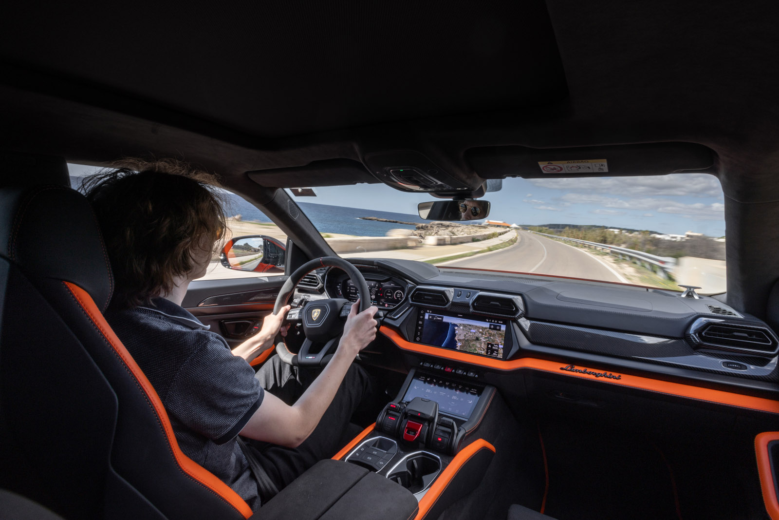 Tableau de bord de la Lamborghini Urus SE IV 2024 09 09 Lamborghini Urus SE IV 2024 avis tableau de bord