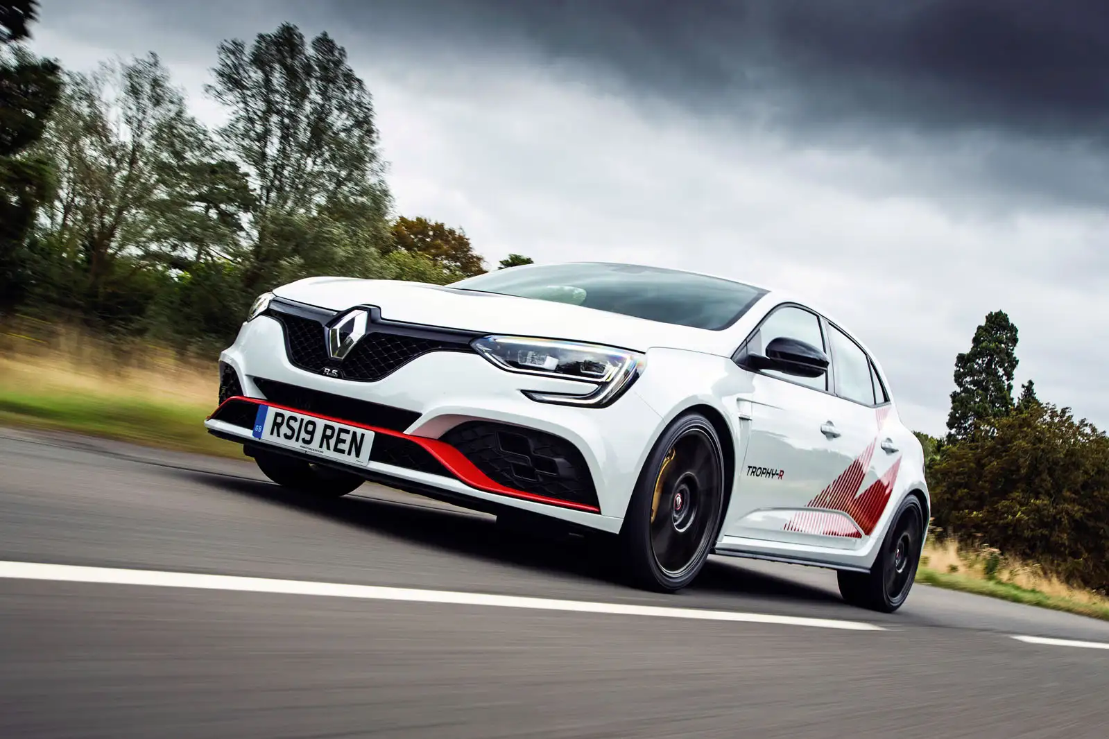 Renault Megane RS Trophy Breaks Cover With More Power And Torque