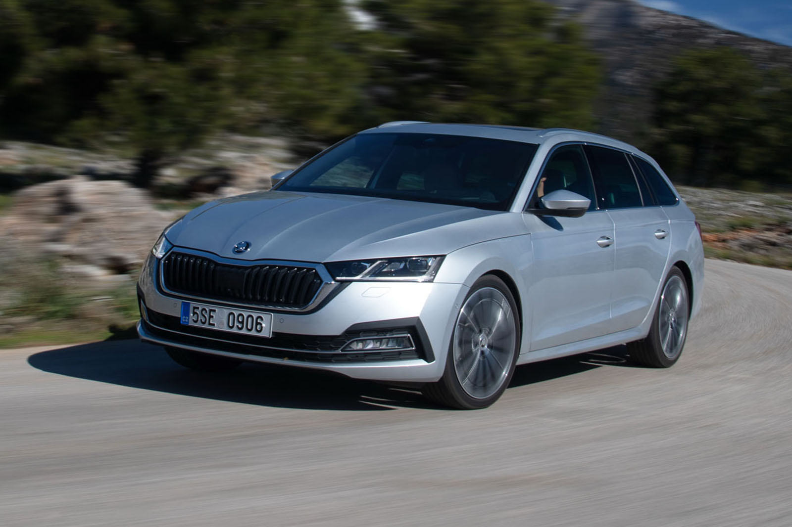 Skoda Octavia Estate 2020 road test review - hero front