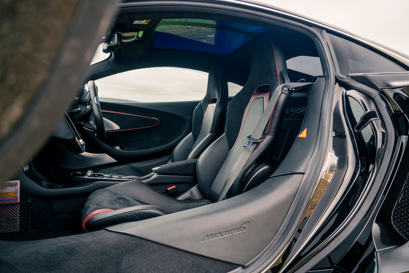 11 McLaren GT 2021 road test review cabin