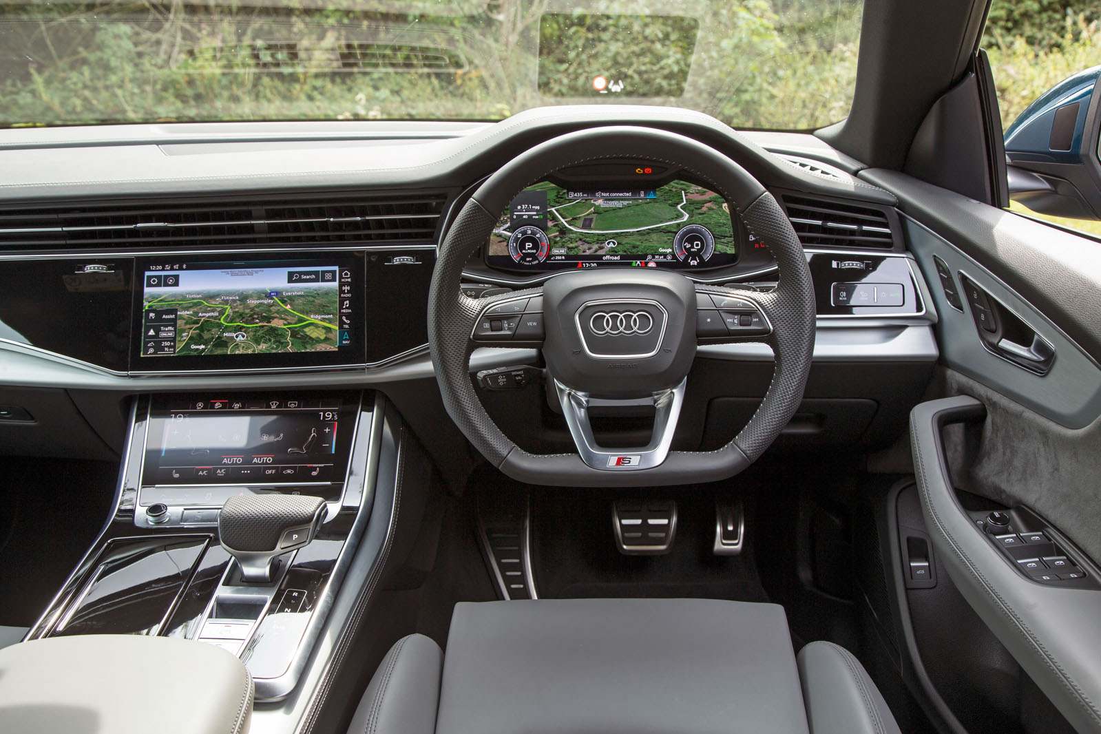 Audi Q8 50 TDI Quattro S Line 2018 road test review - dashboard