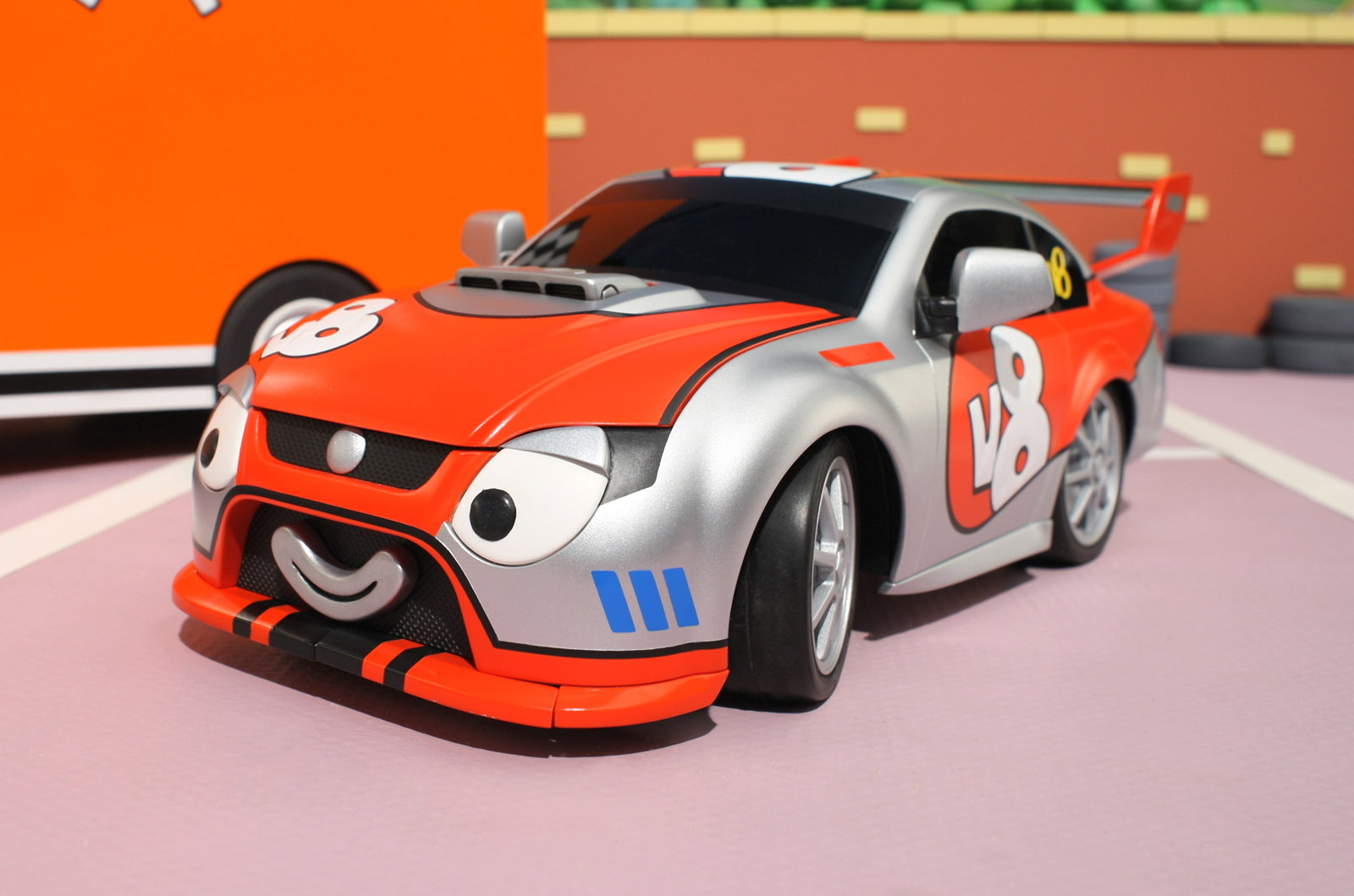 Race champion joins Roary Autocar