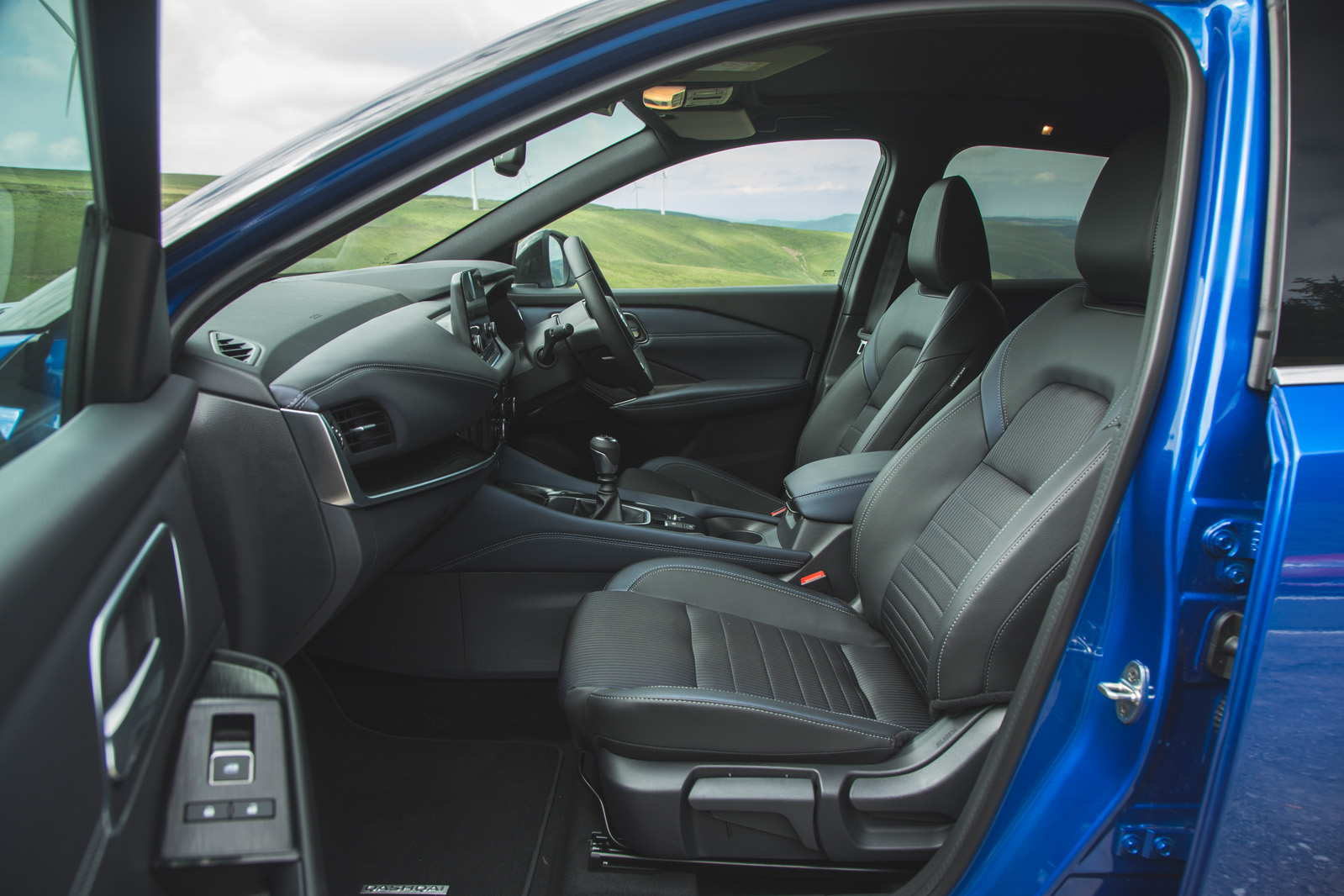 14 Nissan Qashqai 2021 RT cabin