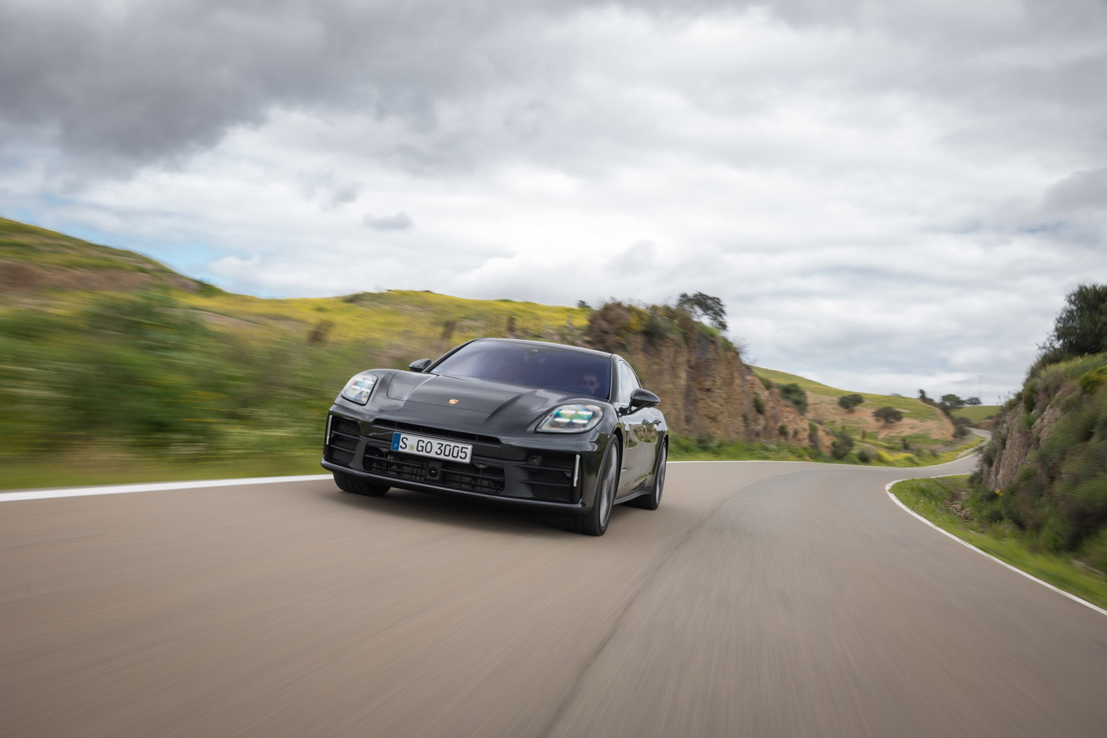 14 Porsche Panamera review 2024 performance