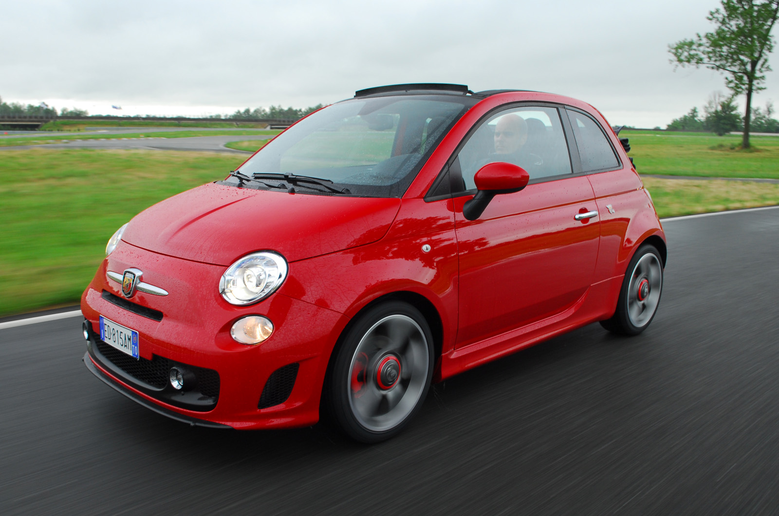 Fiat 500c обзор