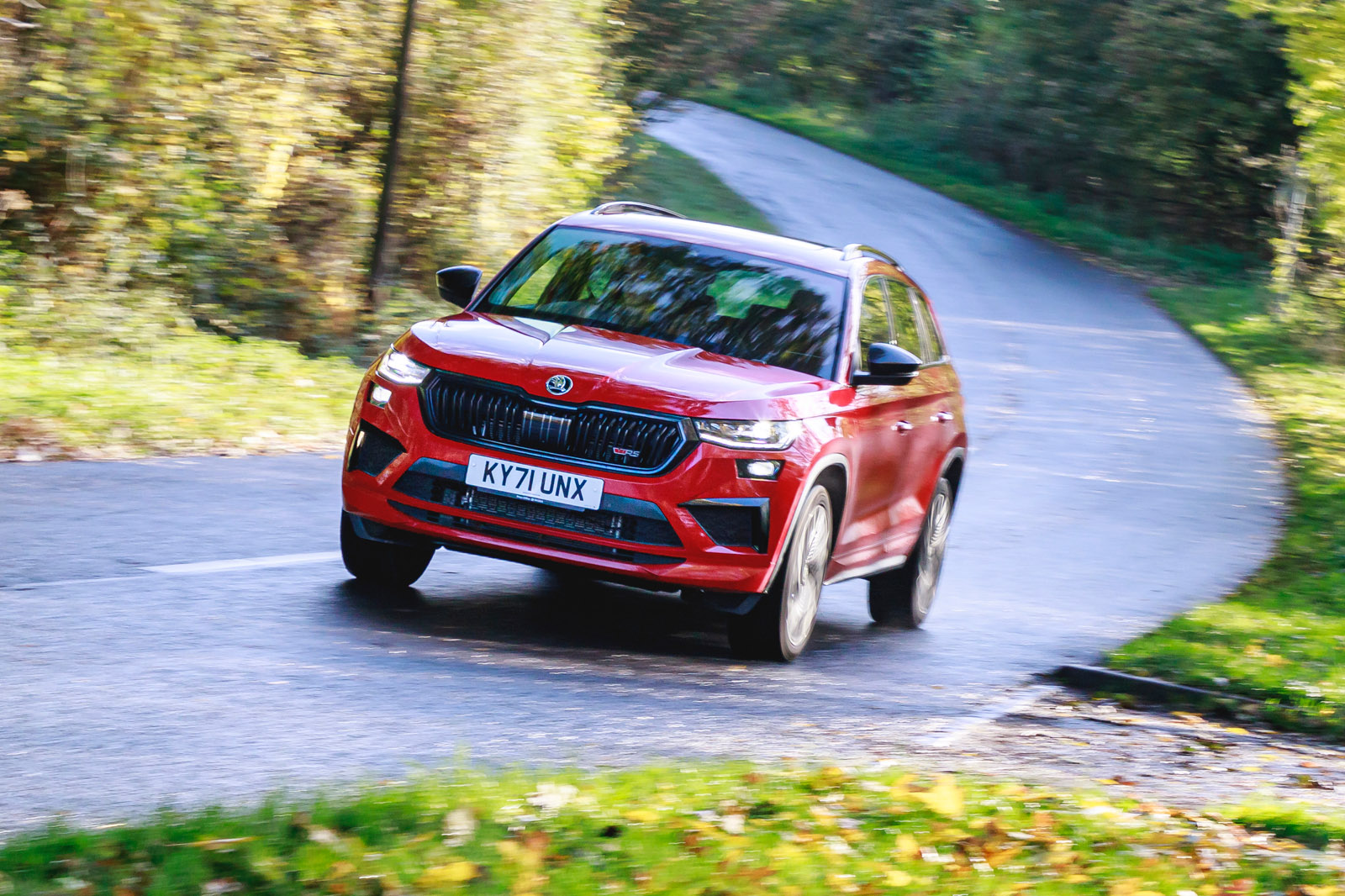 18 Skoda Kodiaq vRS 2022 road test cornering front