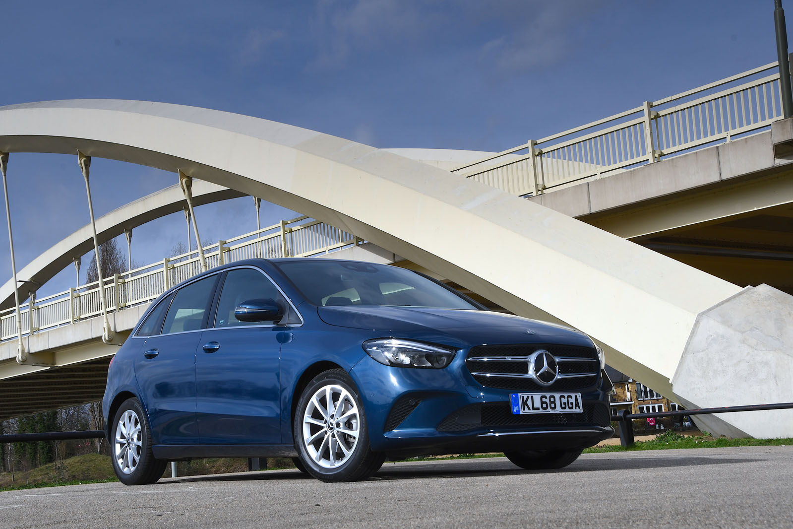 Mercedes-Benz B-Class 2019 road test review hero front