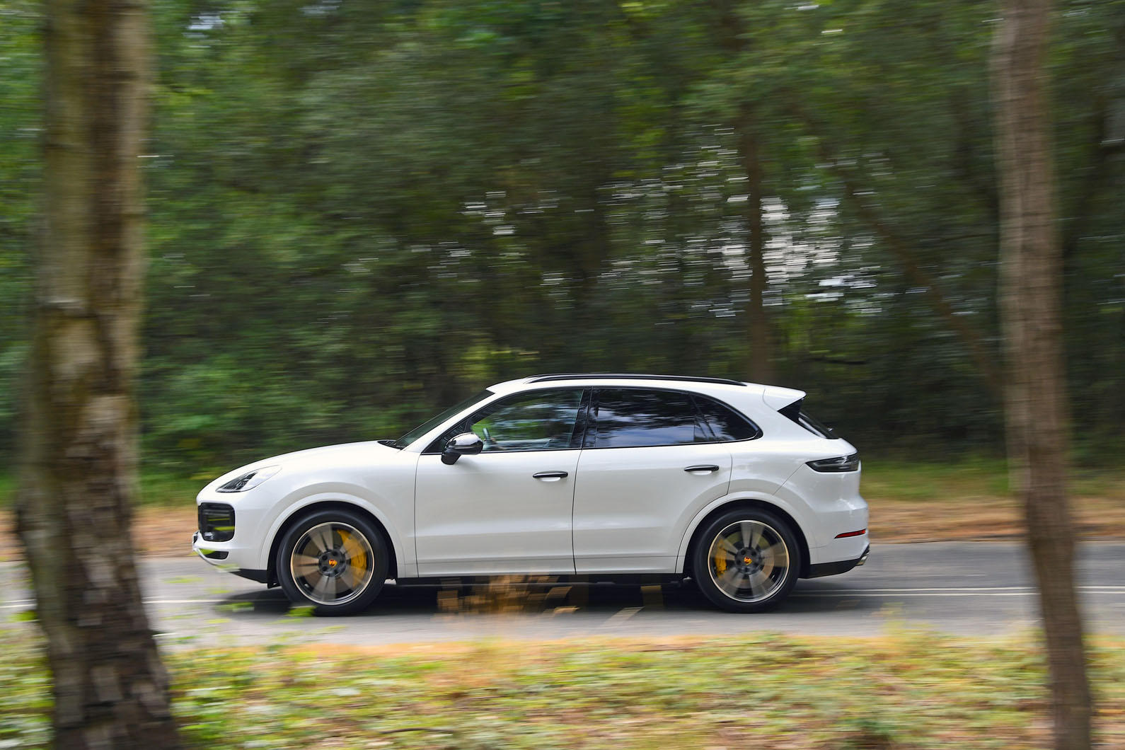 Porsche Cayenne Turbo 2018 road test review on the road side