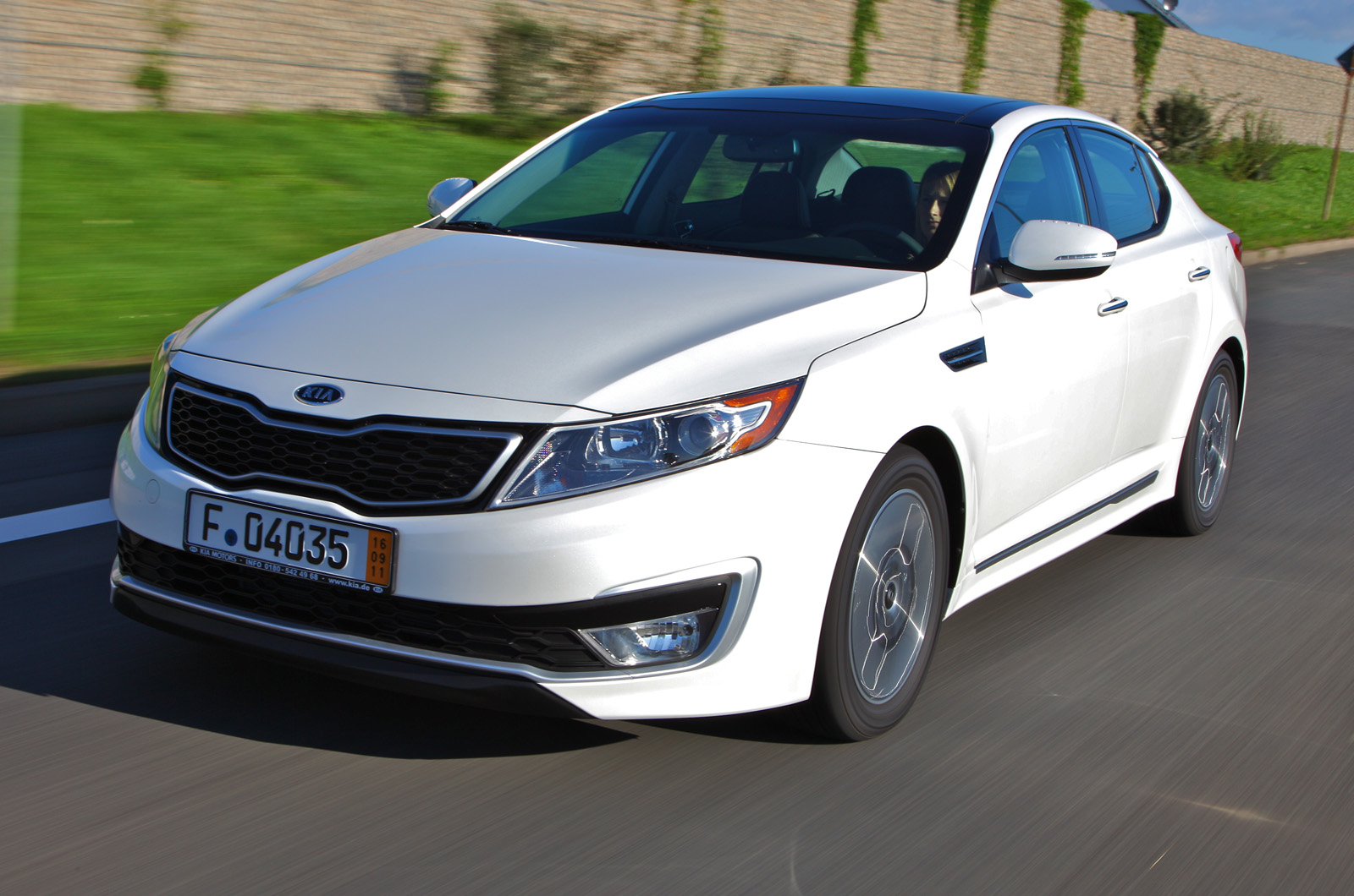 Kia Optima 2.4 Hybrid Autocar