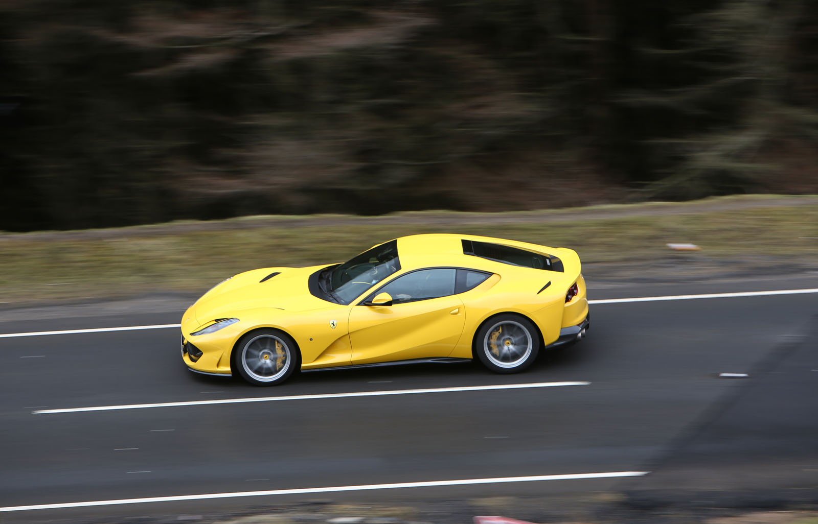 Ferrari 812 Superfast 2018 road test review hero side