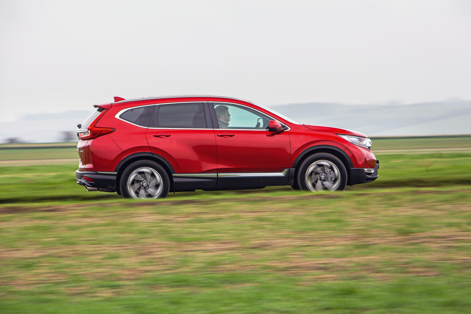 Honda CR-V 2018 road test review - hero side