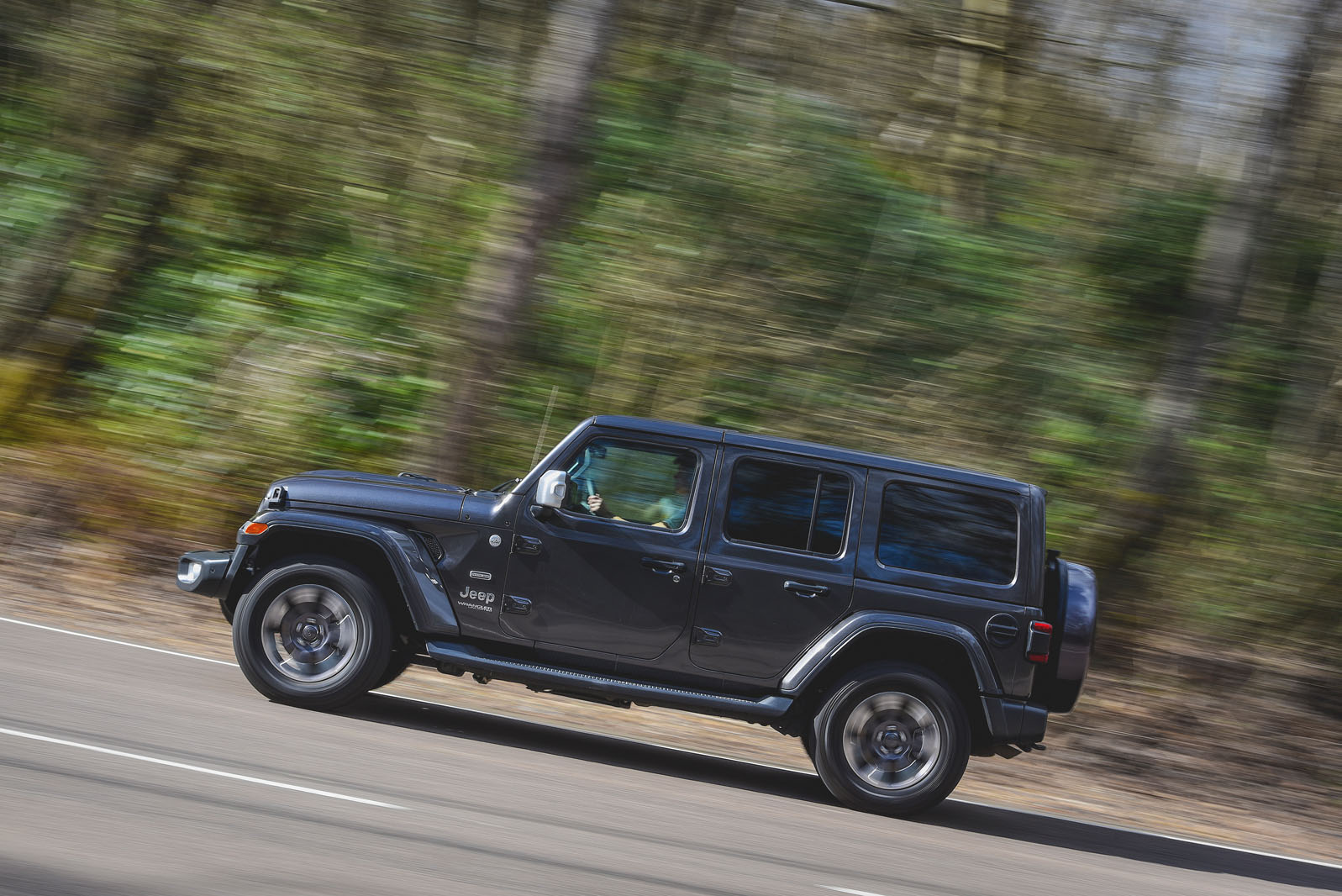 Jeep Wrangler 2019 road test review - hero side