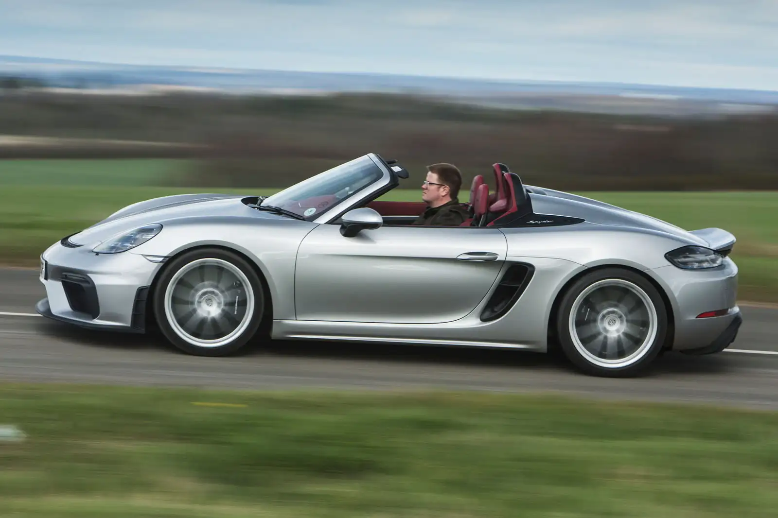 Porsche 718 Spyder 2020 road test review - hero side