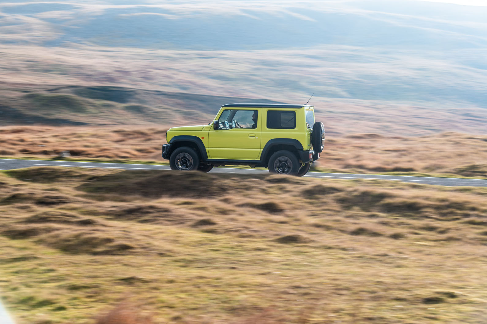 Suzuki Jimny 2018 road test review - hero side