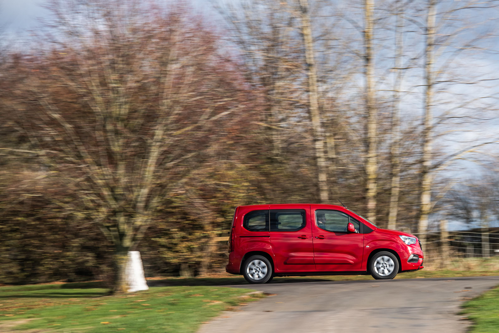Vauxhall Combo Life 2018 road test review - hero side