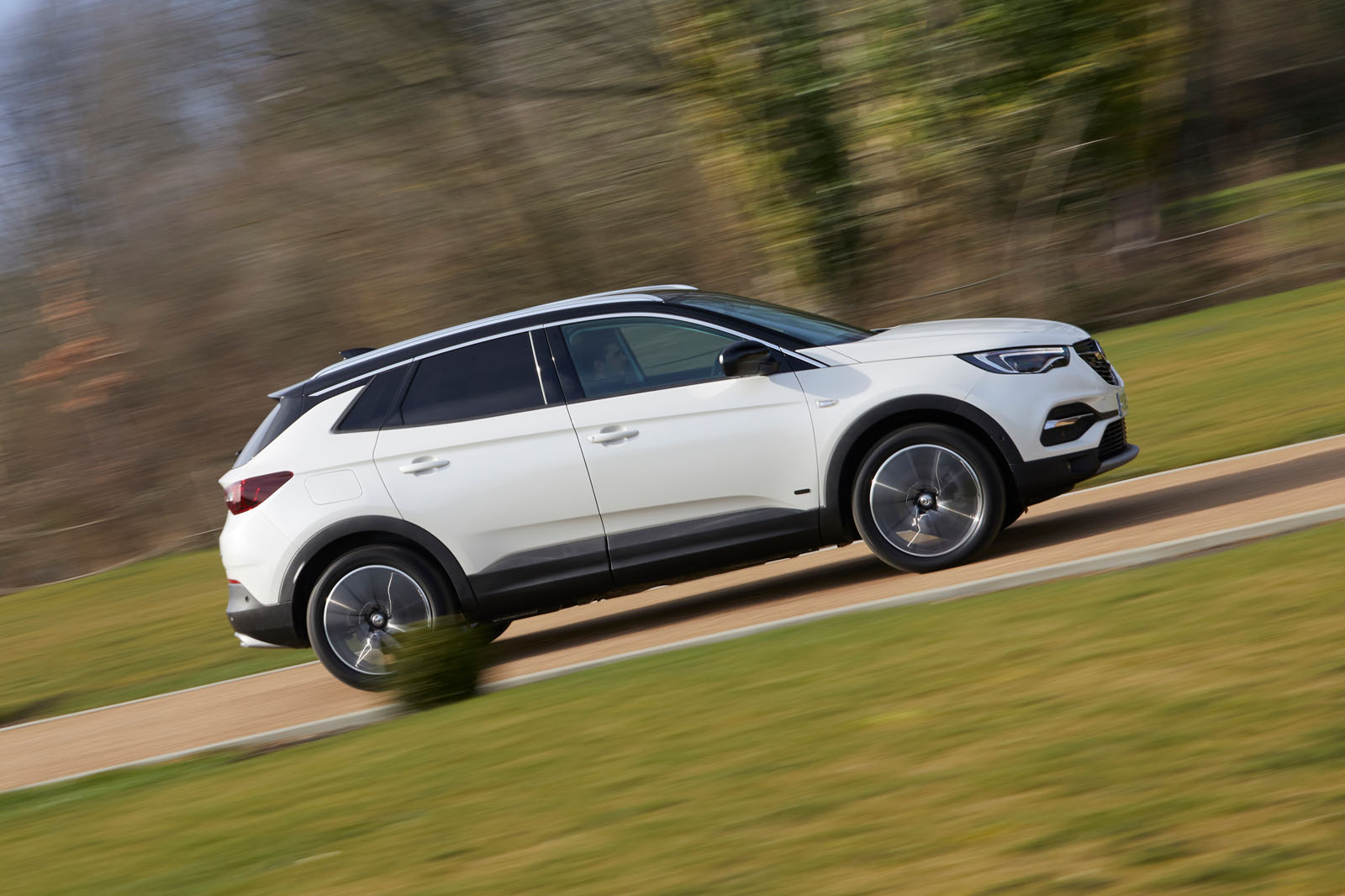 Vauxhall Grandland X Hybrid4 2020 road test review - hero side