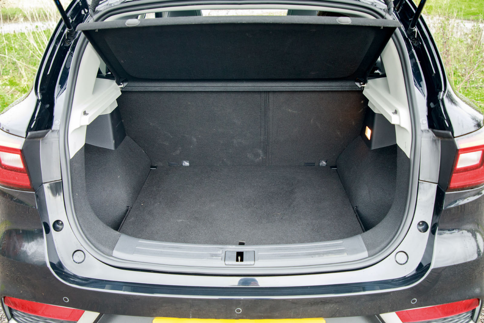 Mg Zs Boot