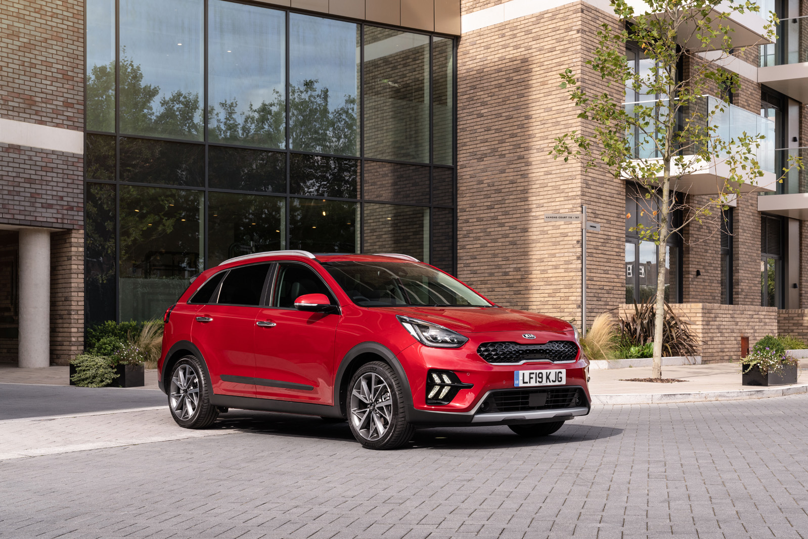 21 Kia Niro 2021 road test review static