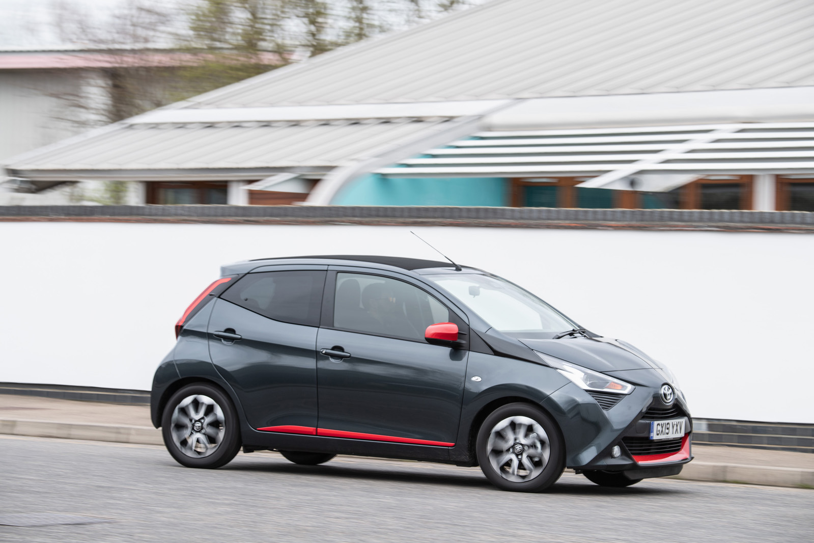 21 Toyota Aygo 2019 UK RT on road front