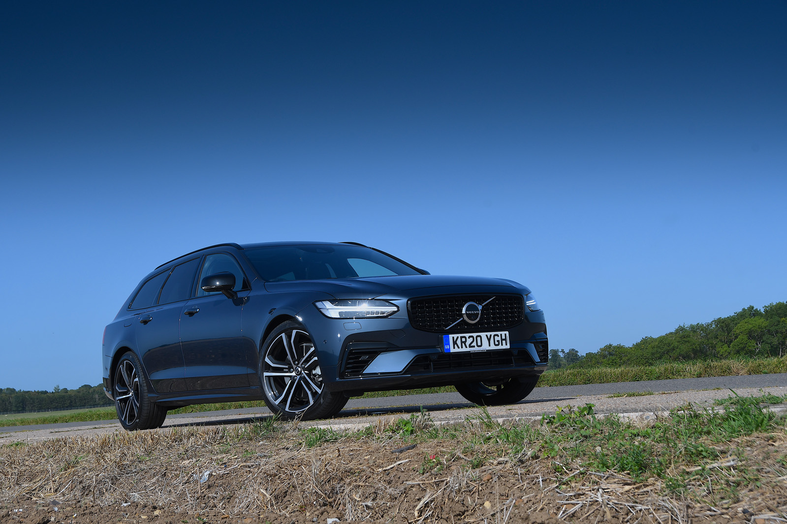 Volvo V90 T6 Recharge PHEV 2020 road test review - static