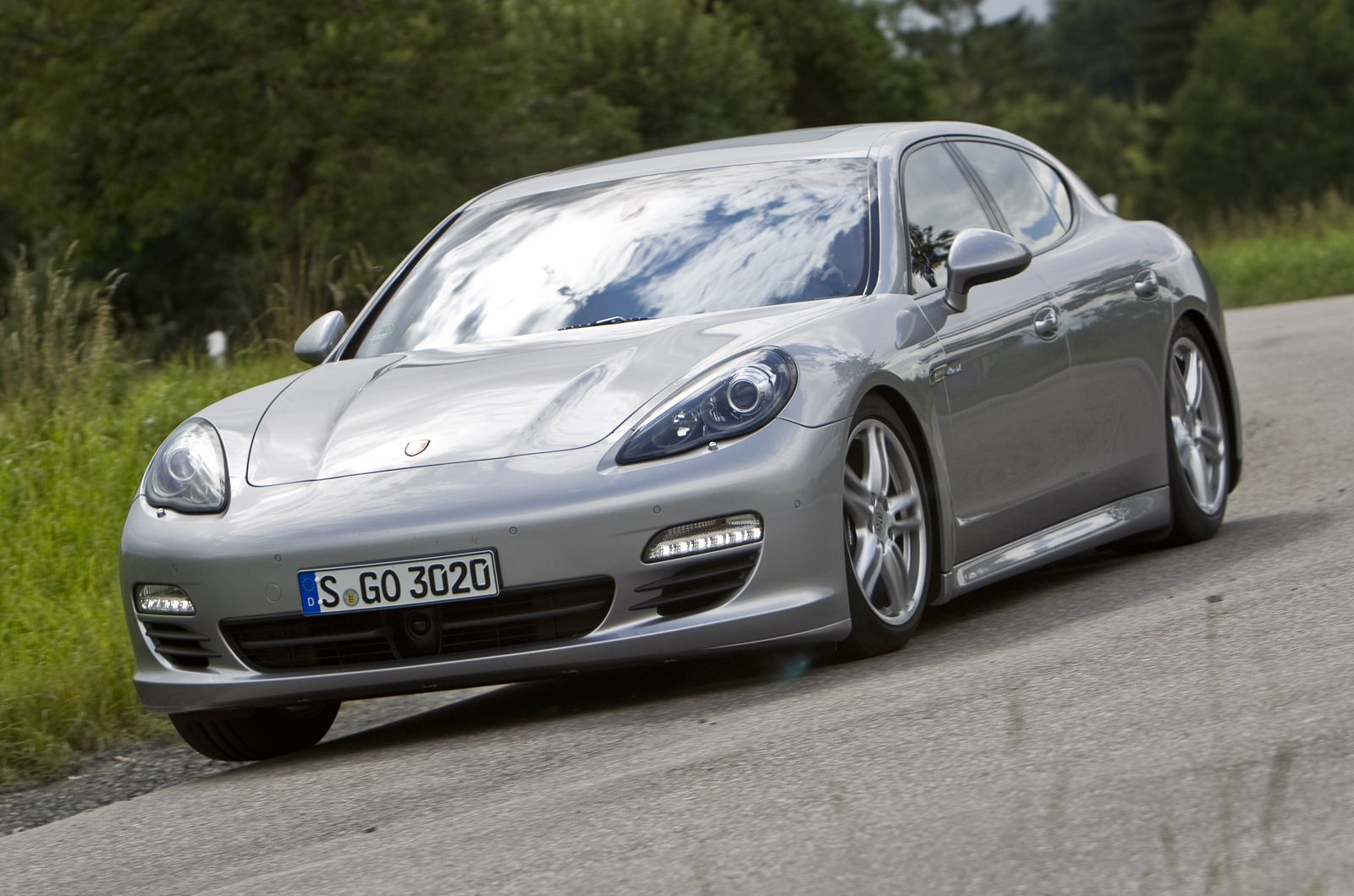 Porsche Panamera Diesel Autocar