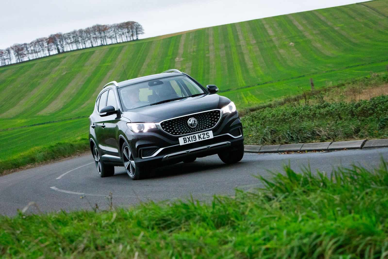 MG ZS EV 2019 road test review - cornering front