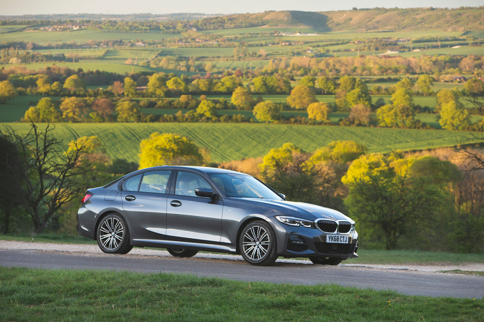 BMW 3 Series 320d 2019 Road Test review - static