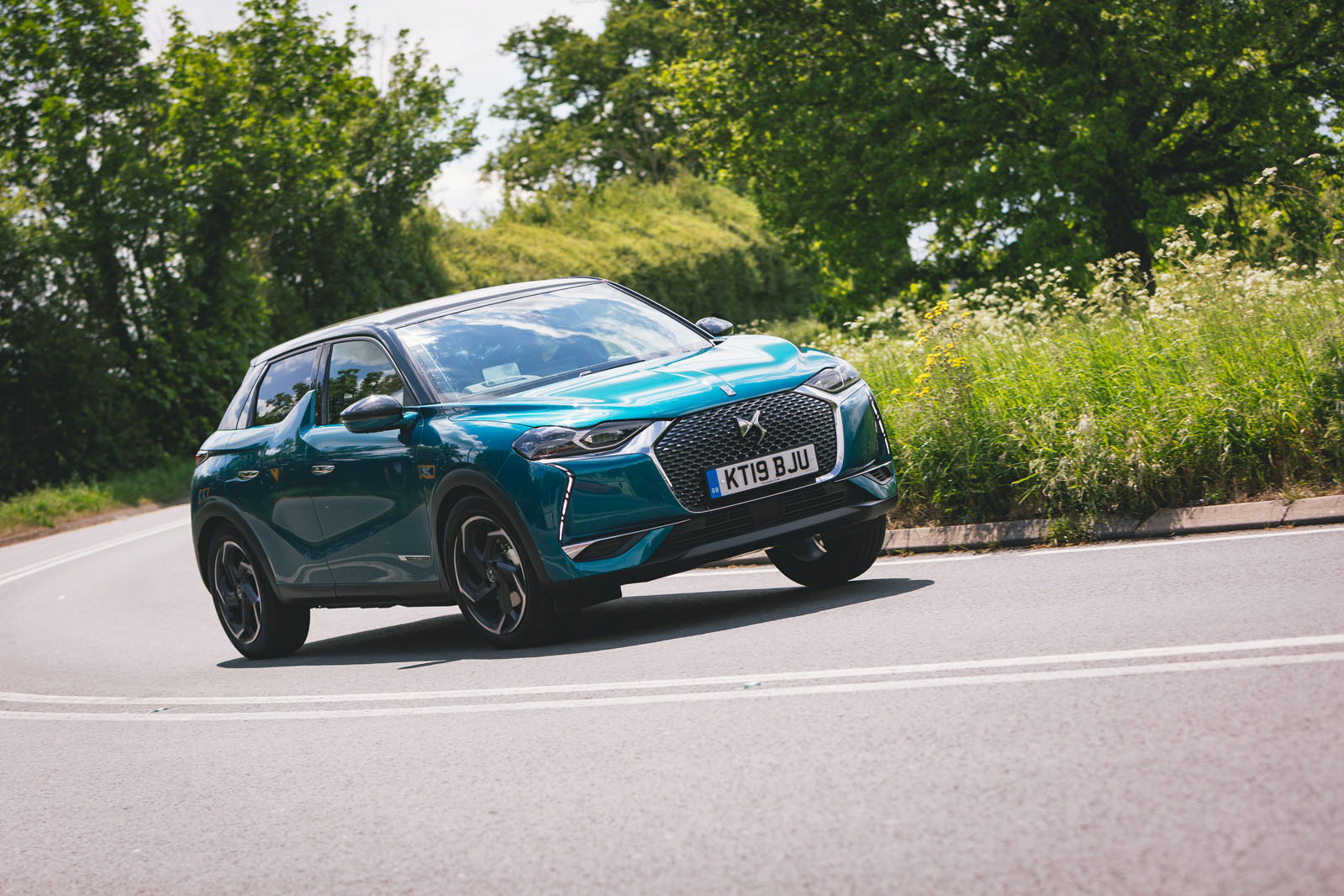 DS 3 Crossback 2019 road test review - cornering front