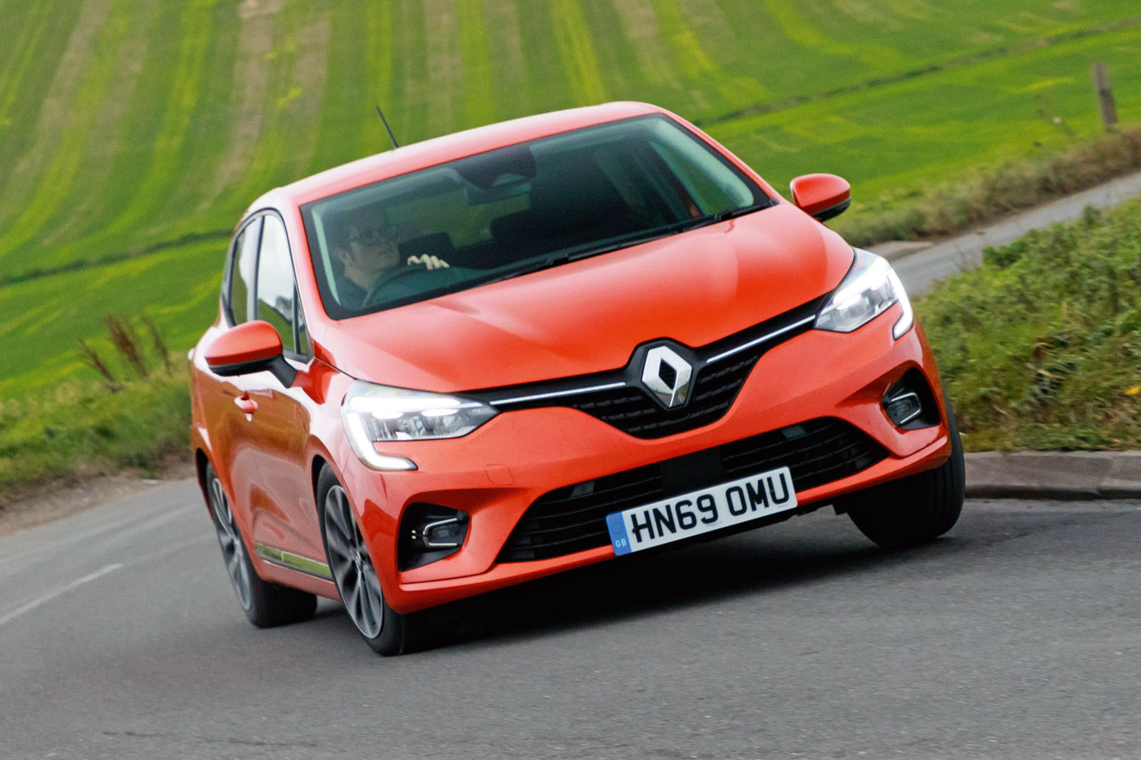 Renault Clio 2019 road test review - cornering front