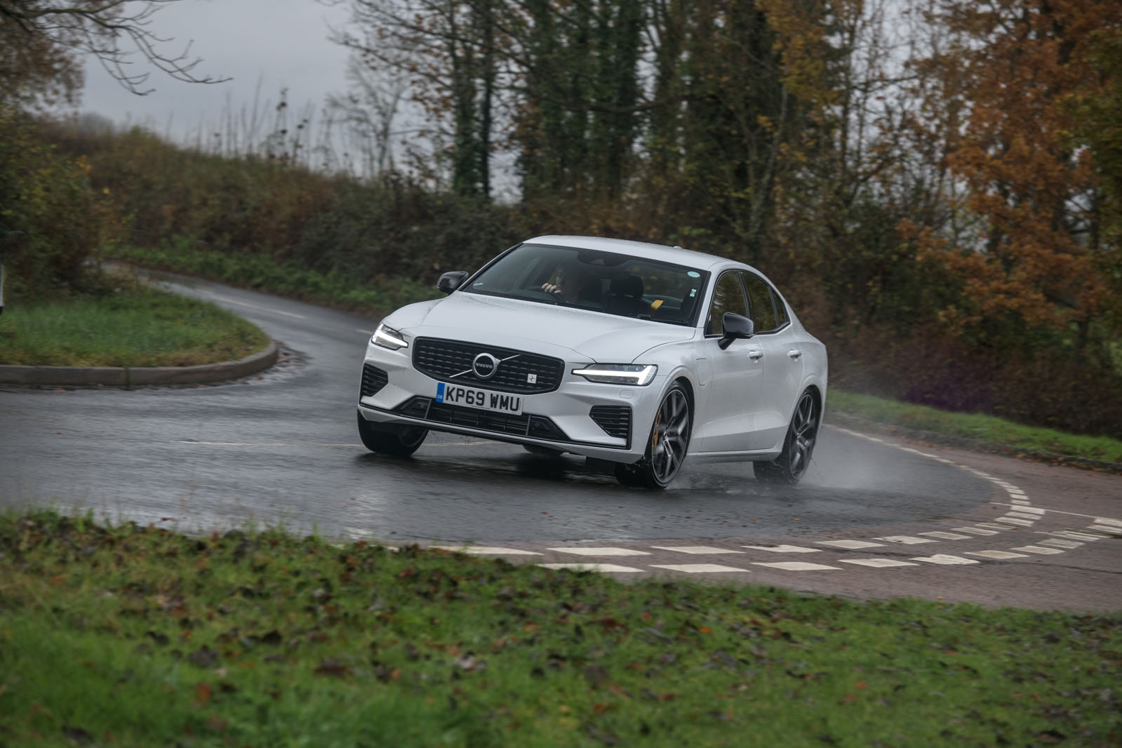 Volvo S60 Polestar Engineered 2020 road test review - cornering front