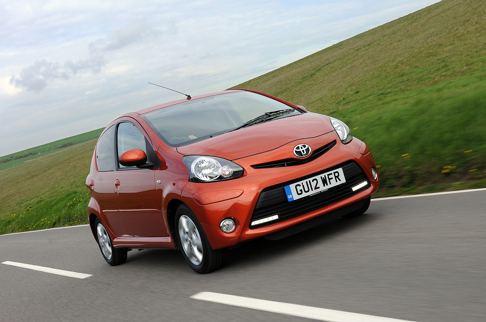Toyota Aygo 1.0 Fire A/C first UK drive