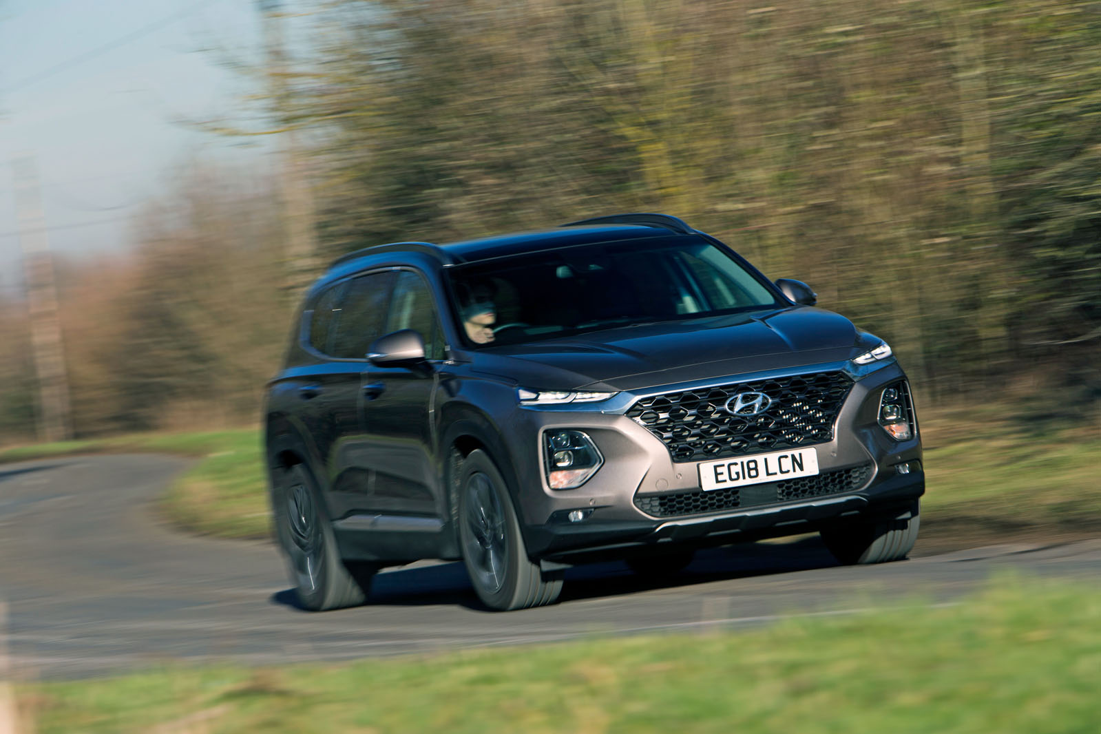 Hyundai Santa Fe 2019 road test review - on the road front
