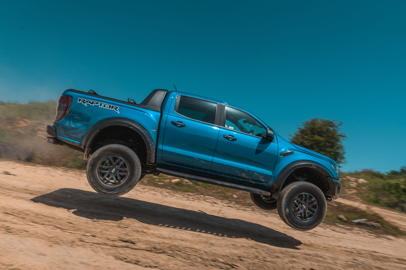 Ford Ranger Raptor 2019 road test review - jump side