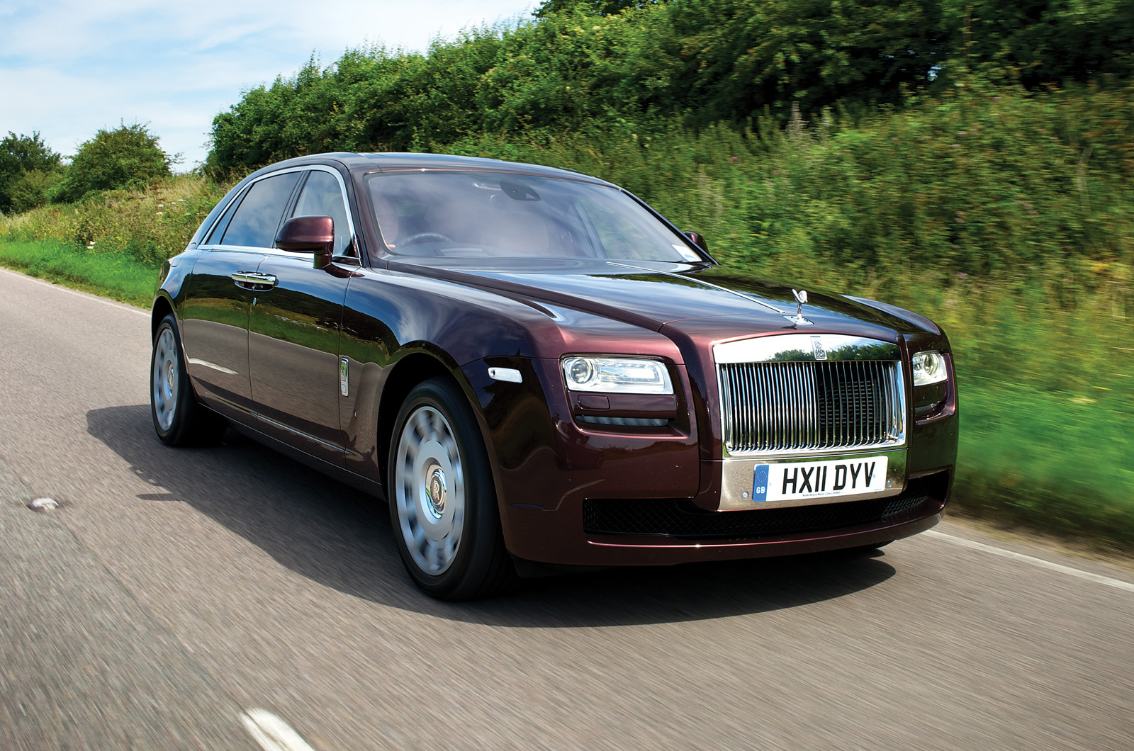 RollRoyce Ghost EWB 2021 trị giá hơn 40 tỷ lần đầu tiên lăn bánh trên  đường phố Việt Nam