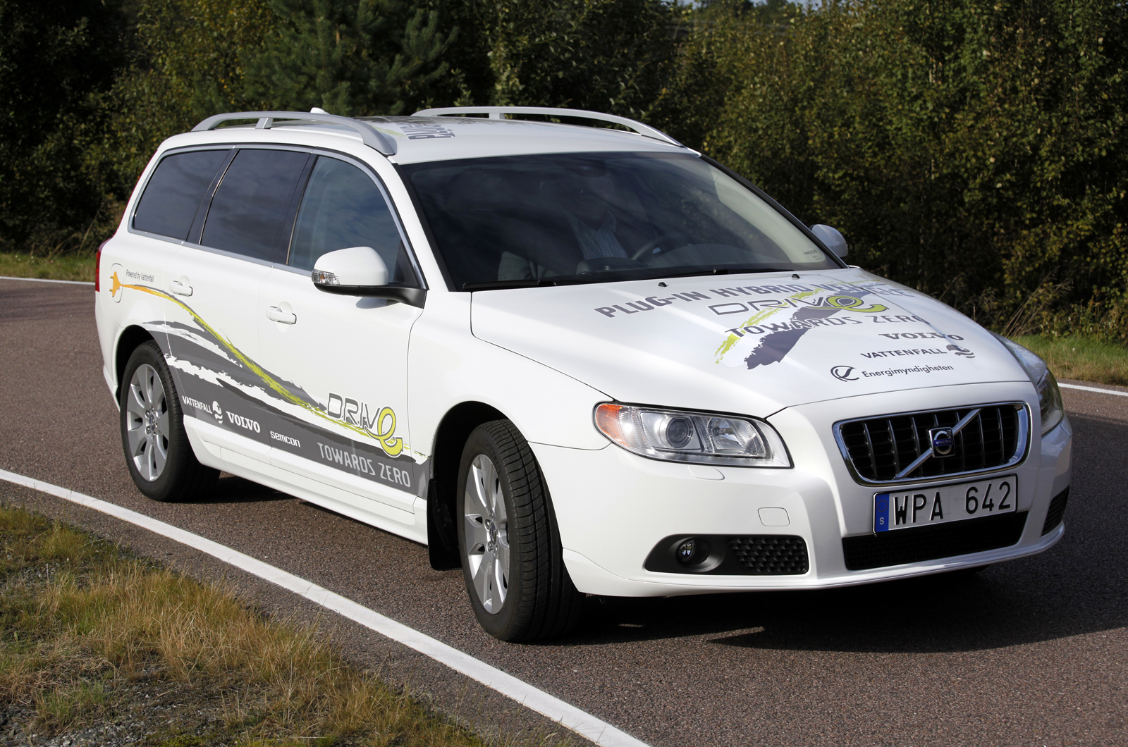 The Volvo V70 Plug-in hybrid demonstration car. - Volvo Car USA Newsroom