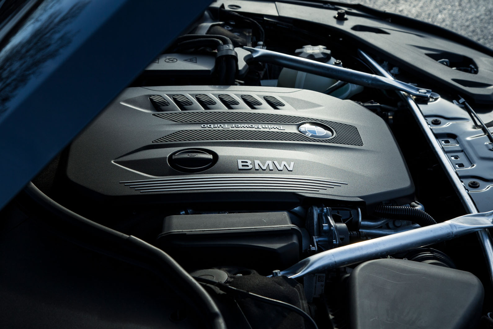 BMW 8 Series Coupé 2019 road test review - engine