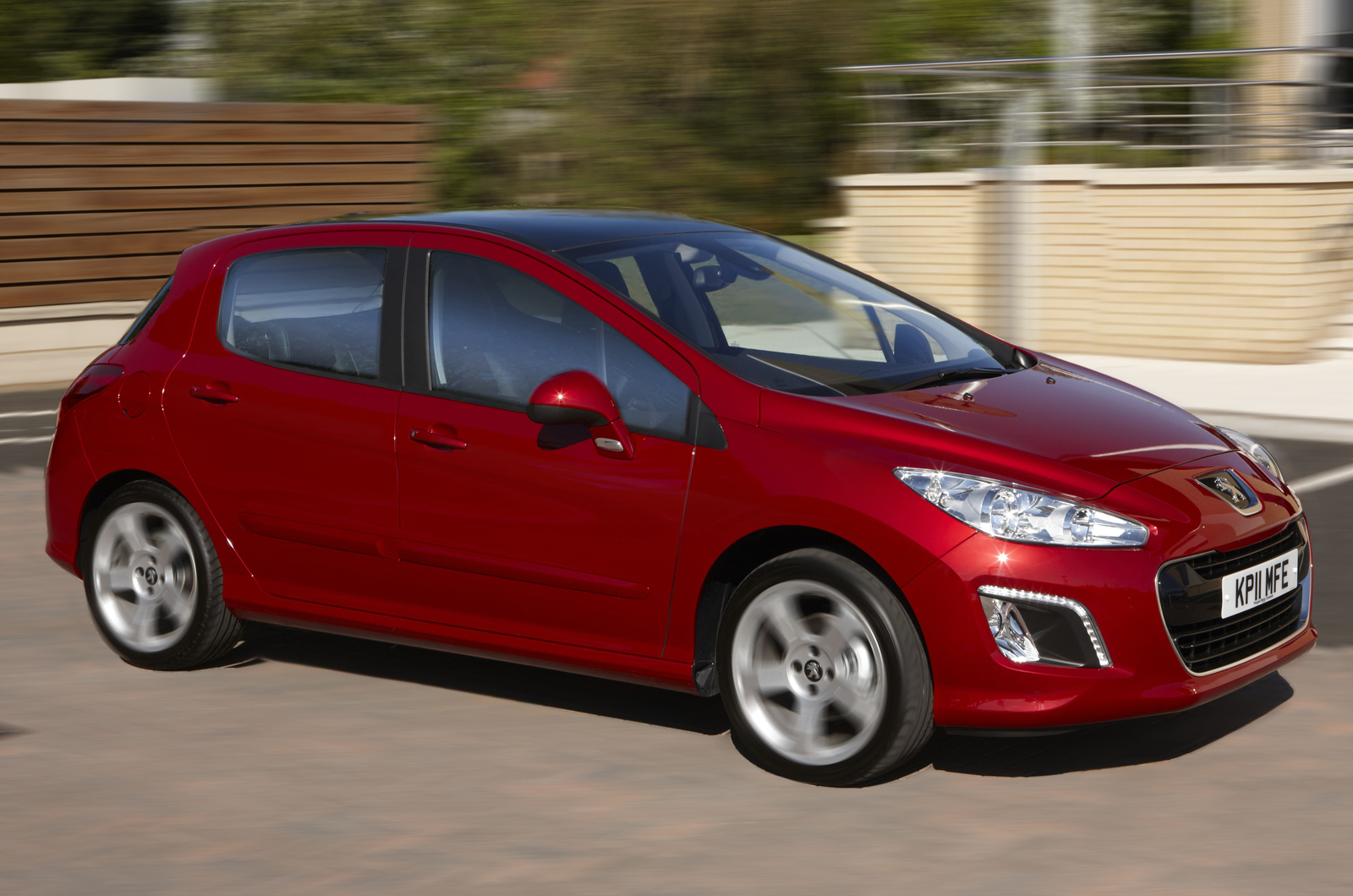 Peugeot 308 1 6 E Hdi 11 Review Autocar Peugeot 308 1 6 E Hdi 11 Review Autocar