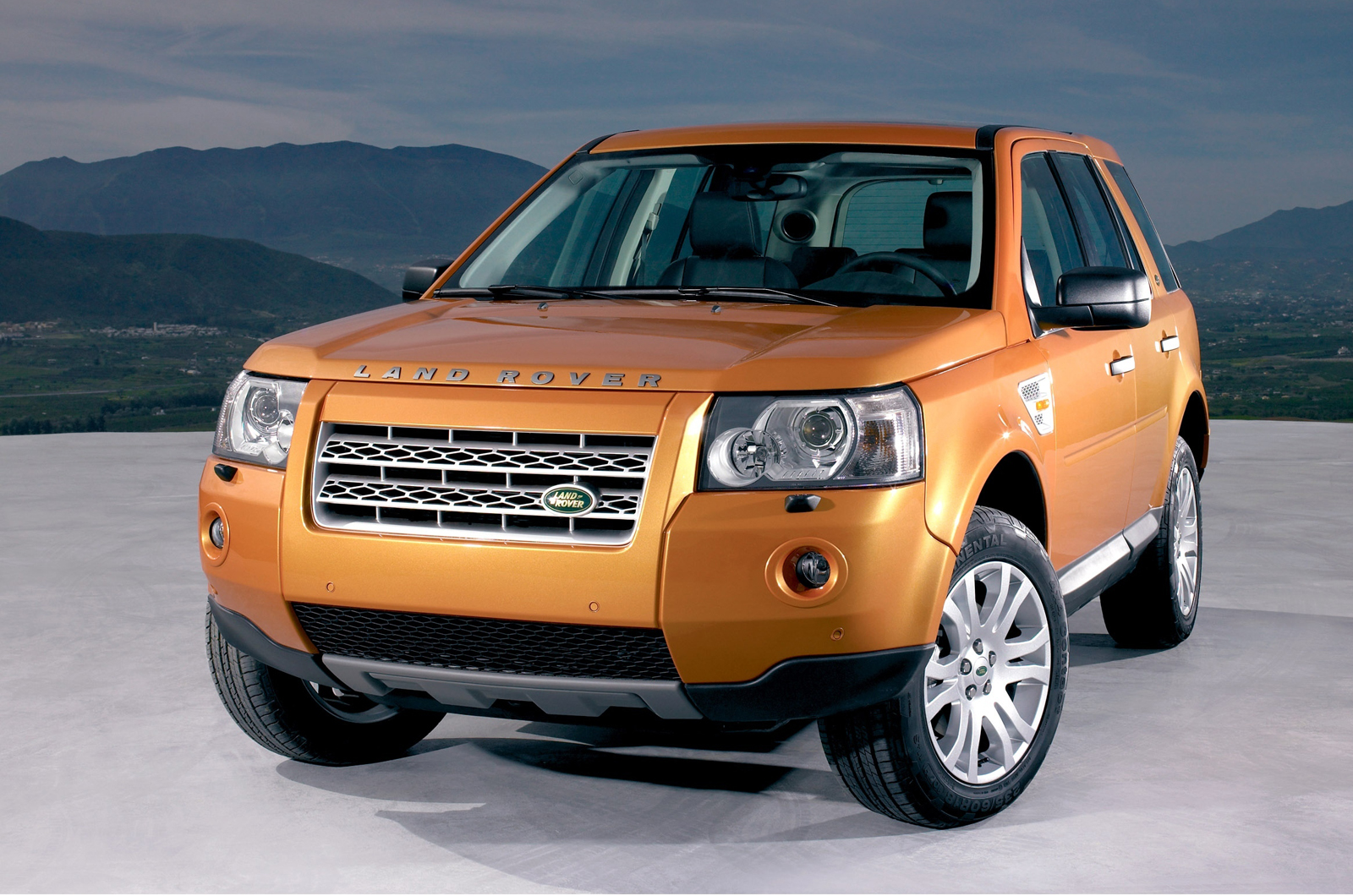 New Land Rover Freelander to join extended Discovery family