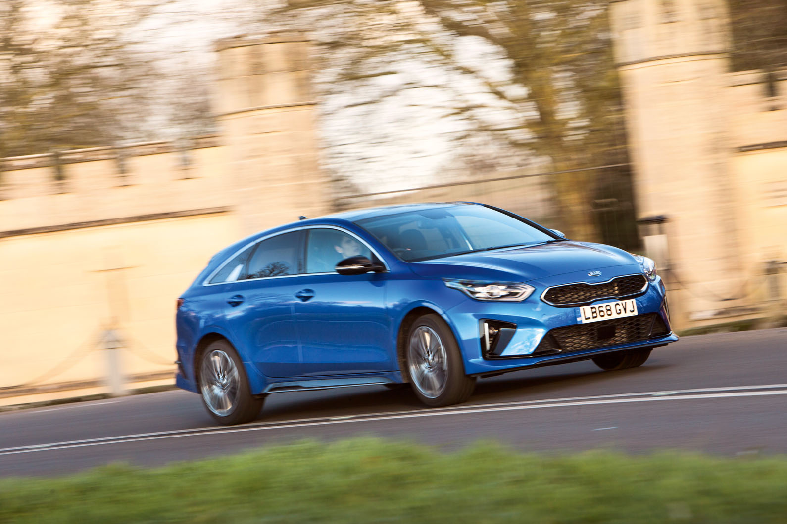 Kia Proceed GT-Line 2019 road test review - on the road front