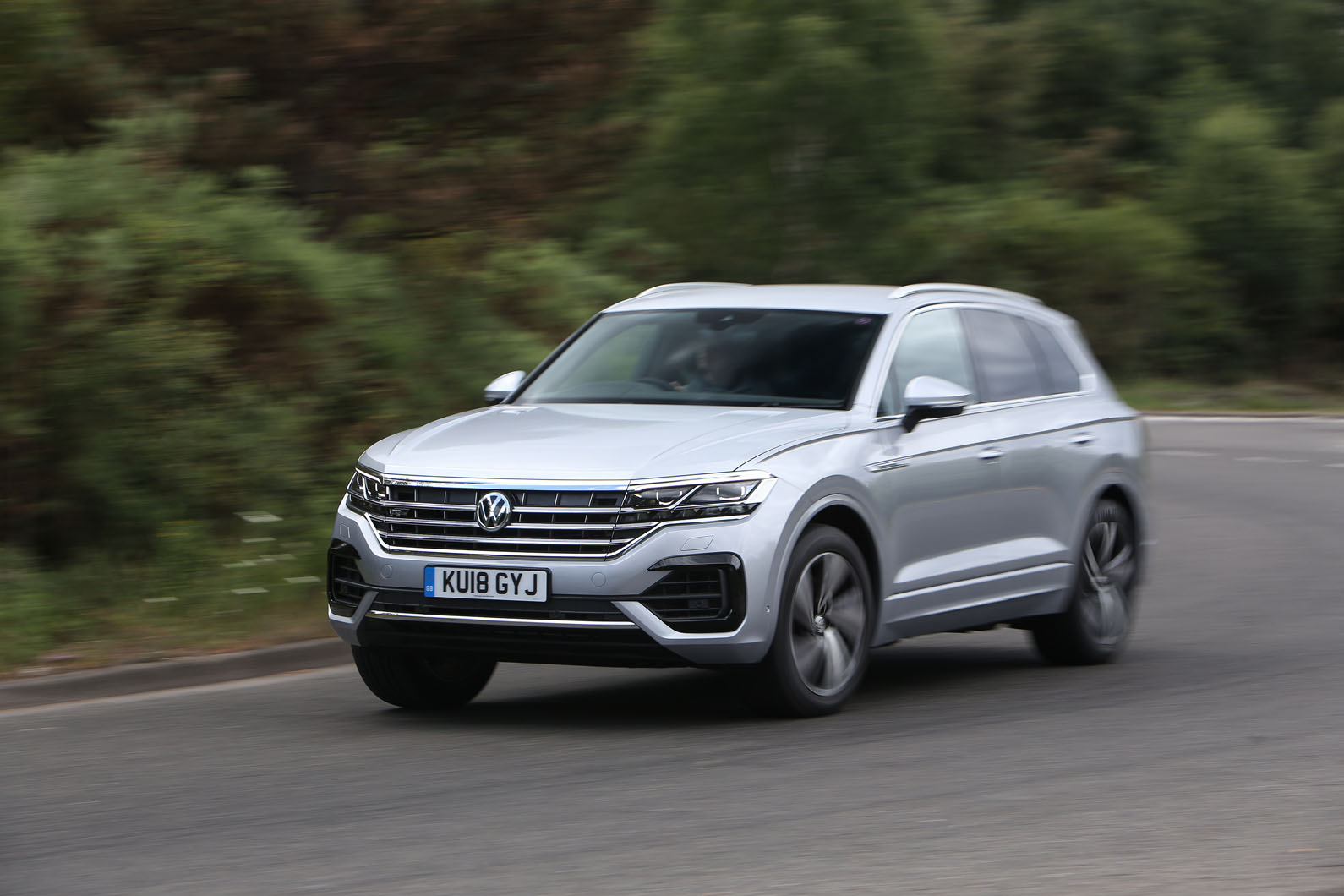 Volkswagen Touareg 2018 road test review on the road front