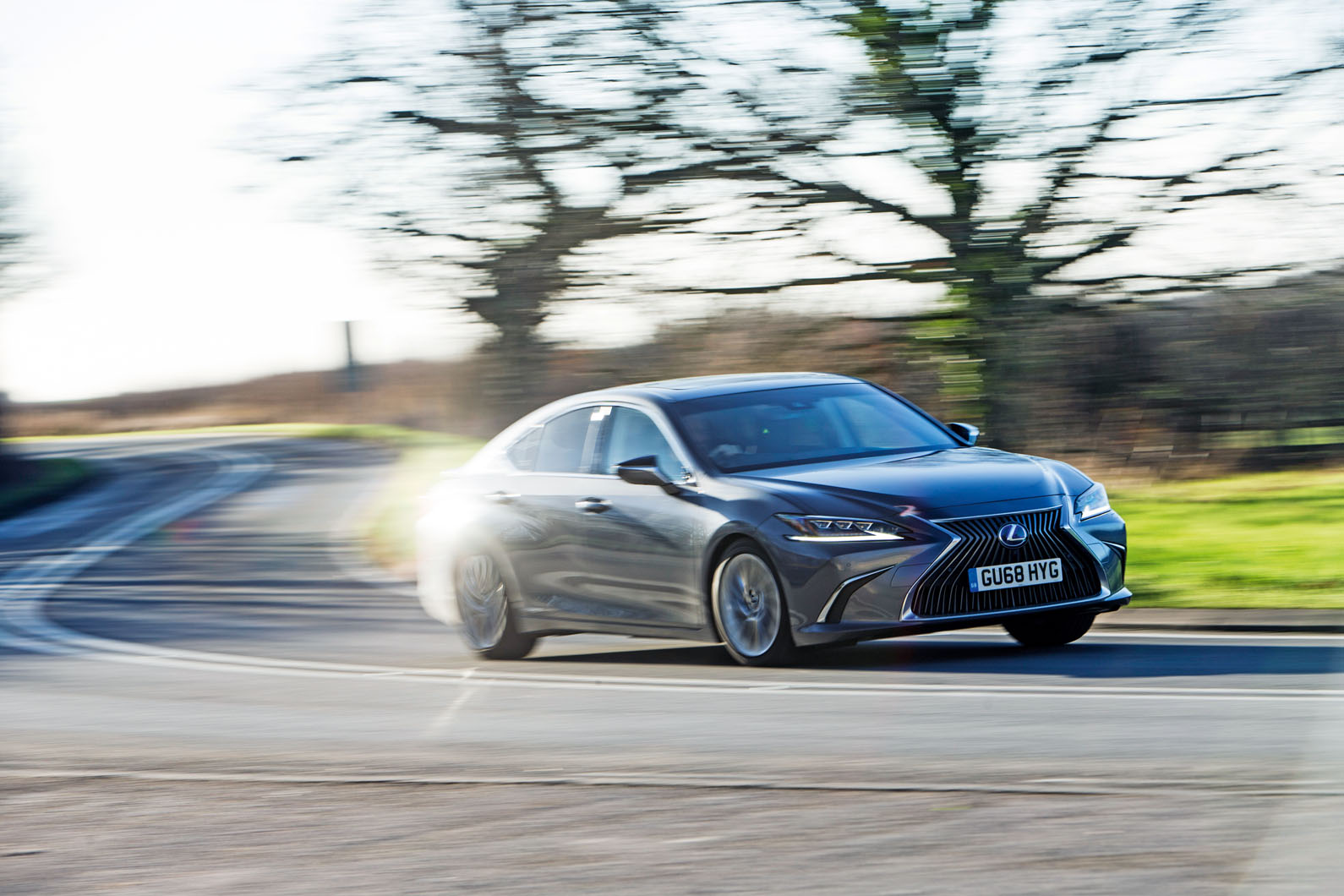 Lexus ES 2019 road test review - cornering front