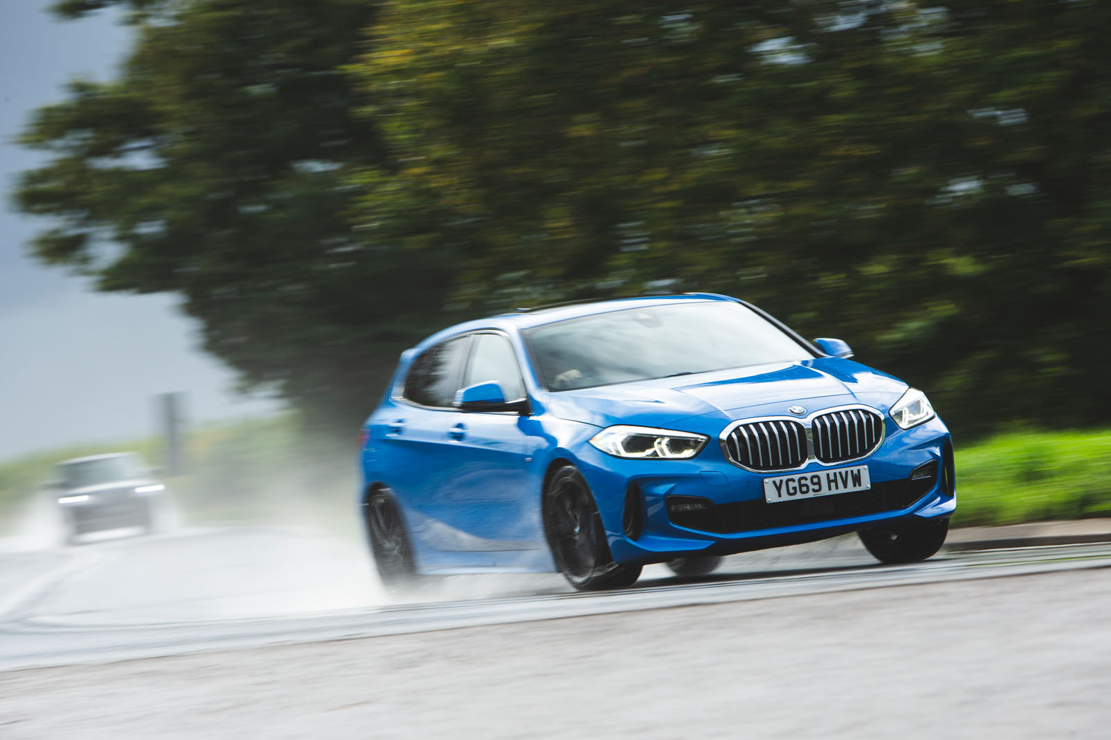 BMW 1 Series 118i 2019 road test review - on the road front