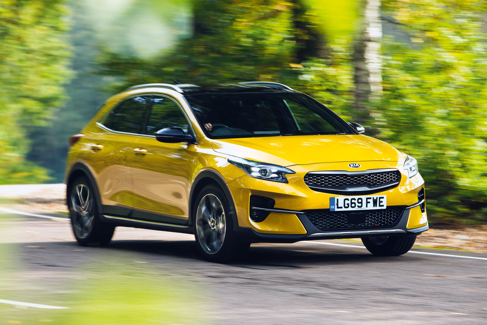 Kia Xceed 2019 road test review - cornering front