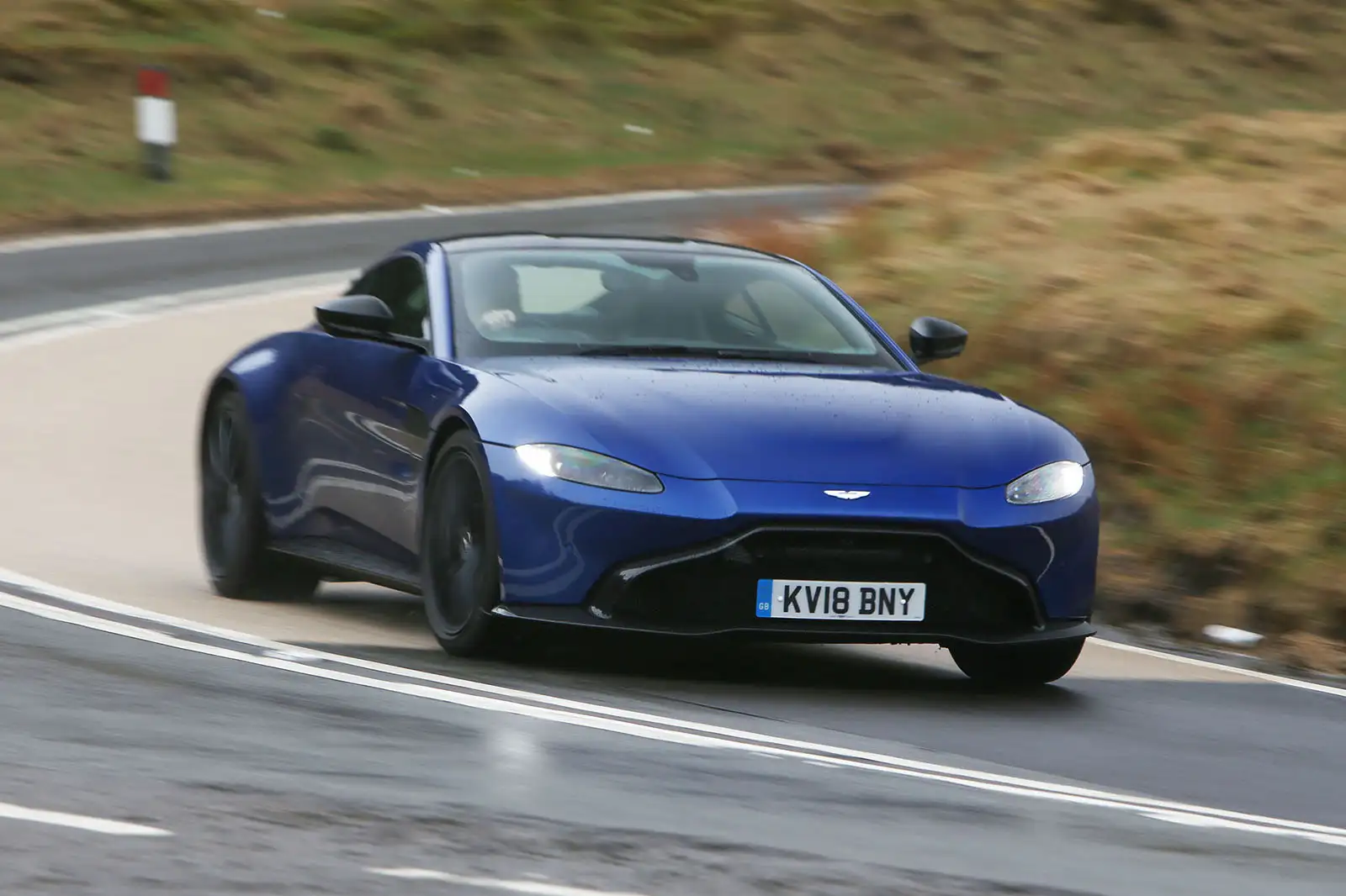 Aston Martin Vantage 2018 review cornering