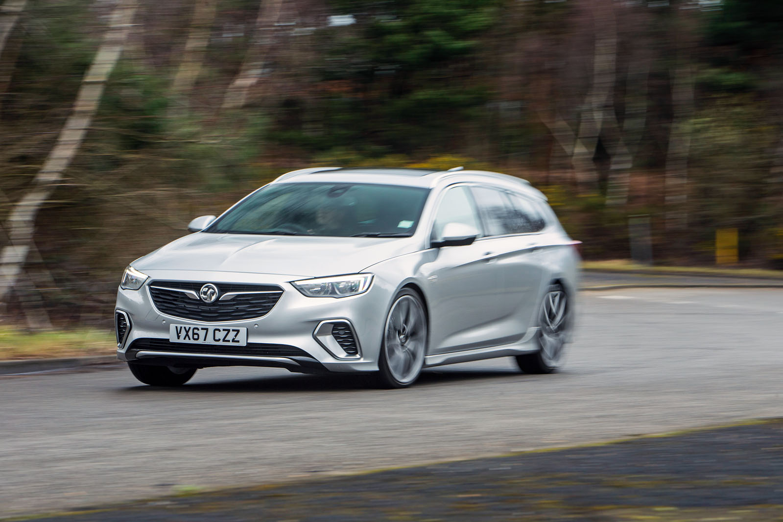 Vauxhall Insignia Sports Tourer GSI review cornering front