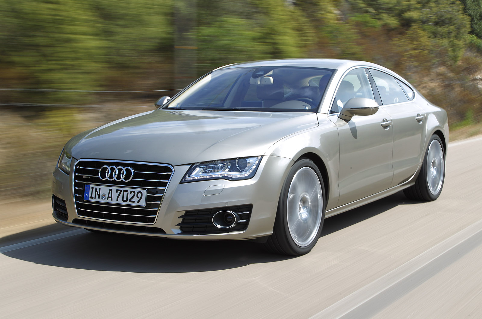 Ông bố Việt Nam làm Audi gỗ tặng con gái Mất hơn 2 tháng được báo chí phương Tây ngợi ca #46 Ông bố Việt Nam làm Audi gỗ tặng con gái Mất hơn 2 tháng được báo chí phương Tây ngợi ca